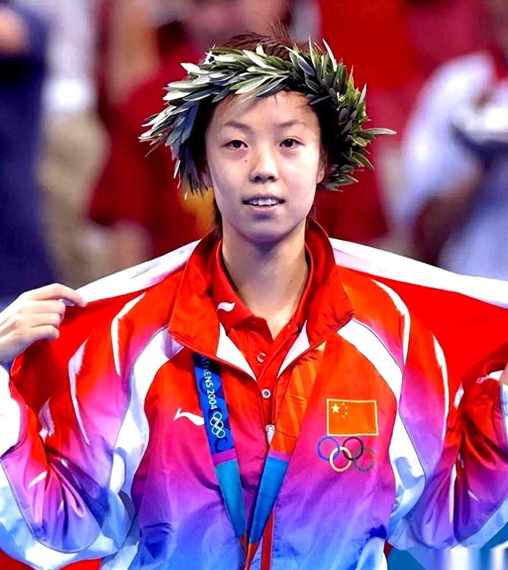 陈梦拿到奥运女单两连冠，在一份中国女乒历史地位排行榜里排在第六位。拿下24冠排