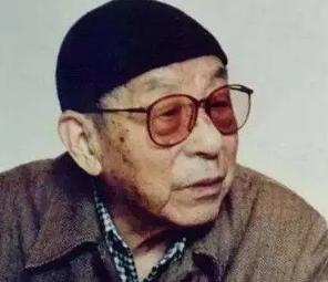 1989年，九旬张学良掰着手指炫耀："老子睡过11个女人。"顿了顿，他猛拍大腿：