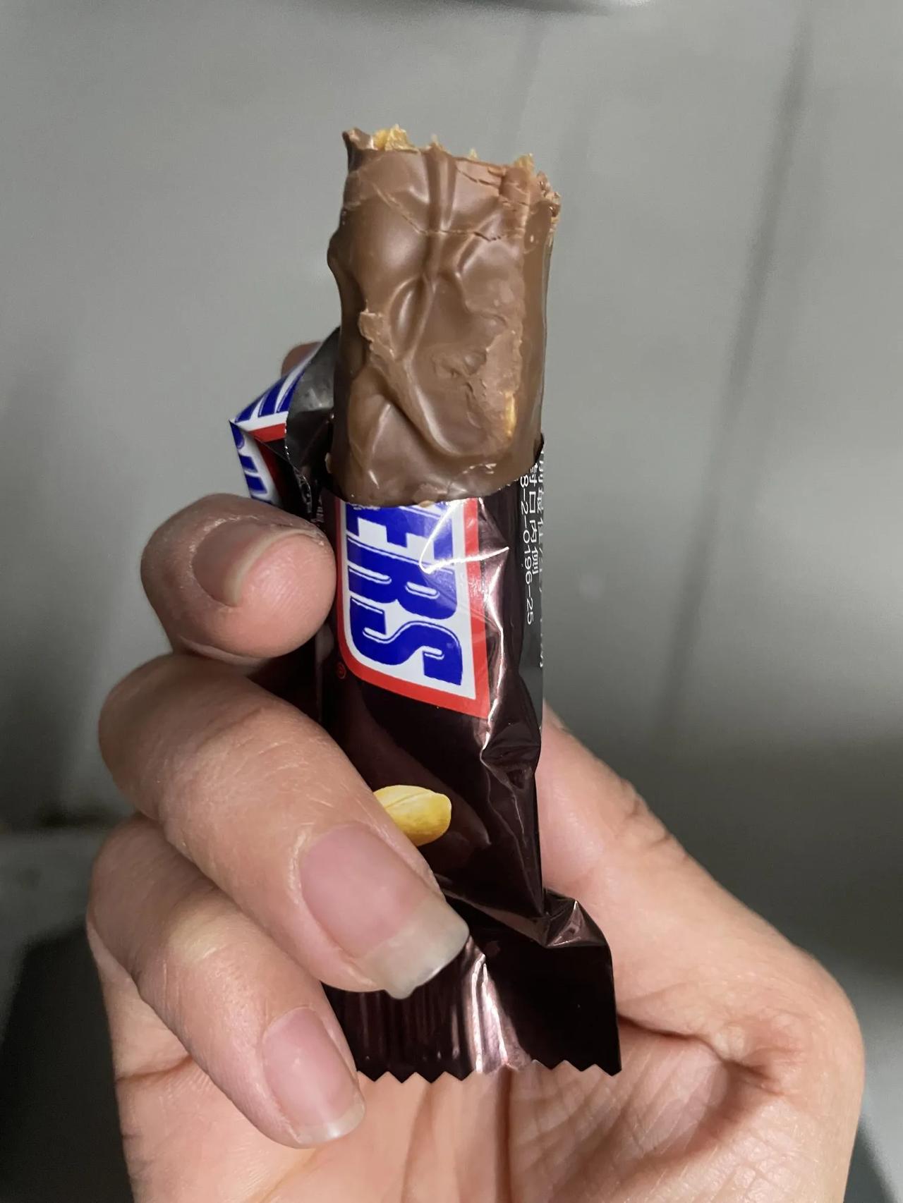 为什么士力架那么甜还有人喜欢吃？不觉得甜的很腻得慌吗？