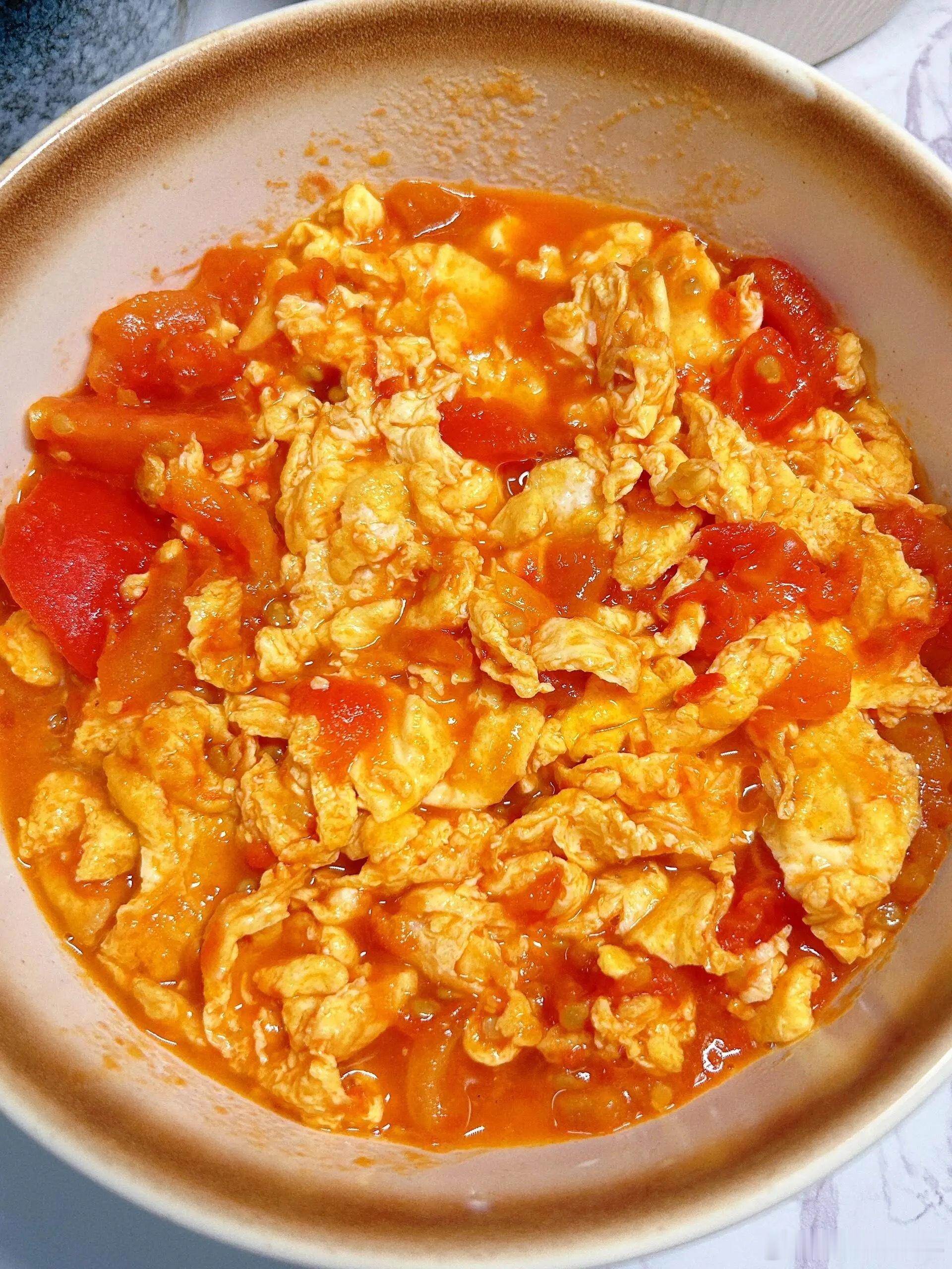 为什么会肉贱菜贵最近的菜确实很贵，以前西红柿炒鸡蛋，现在是鸡蛋炒西红柿，全是鸡蛋