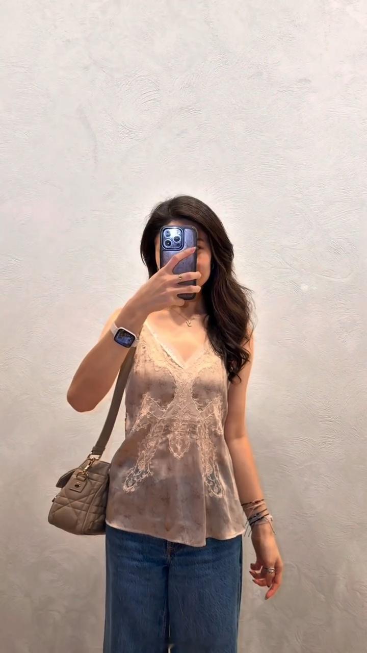 许绍雄女儿许惠菁走出婚变阴霾，和恋综猛男林泽谦高调打情骂俏，疑似开展新恋情已故资