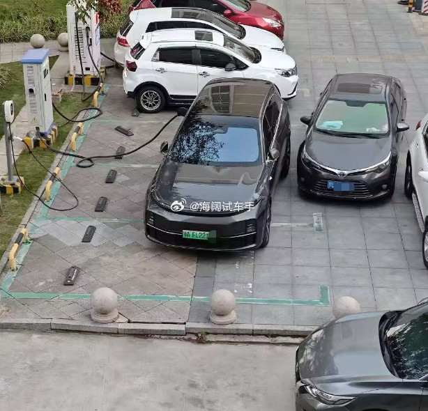 充电的姿势很与众不同啊！！！这么停车有啥讲究吗？？？海阔试车超话