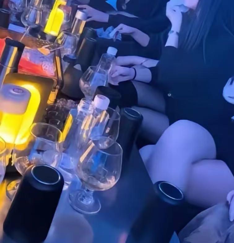 河北这位男子算是把“贪得无厌”四个字演绎到了极致。花5000元包夜，第一次完事觉