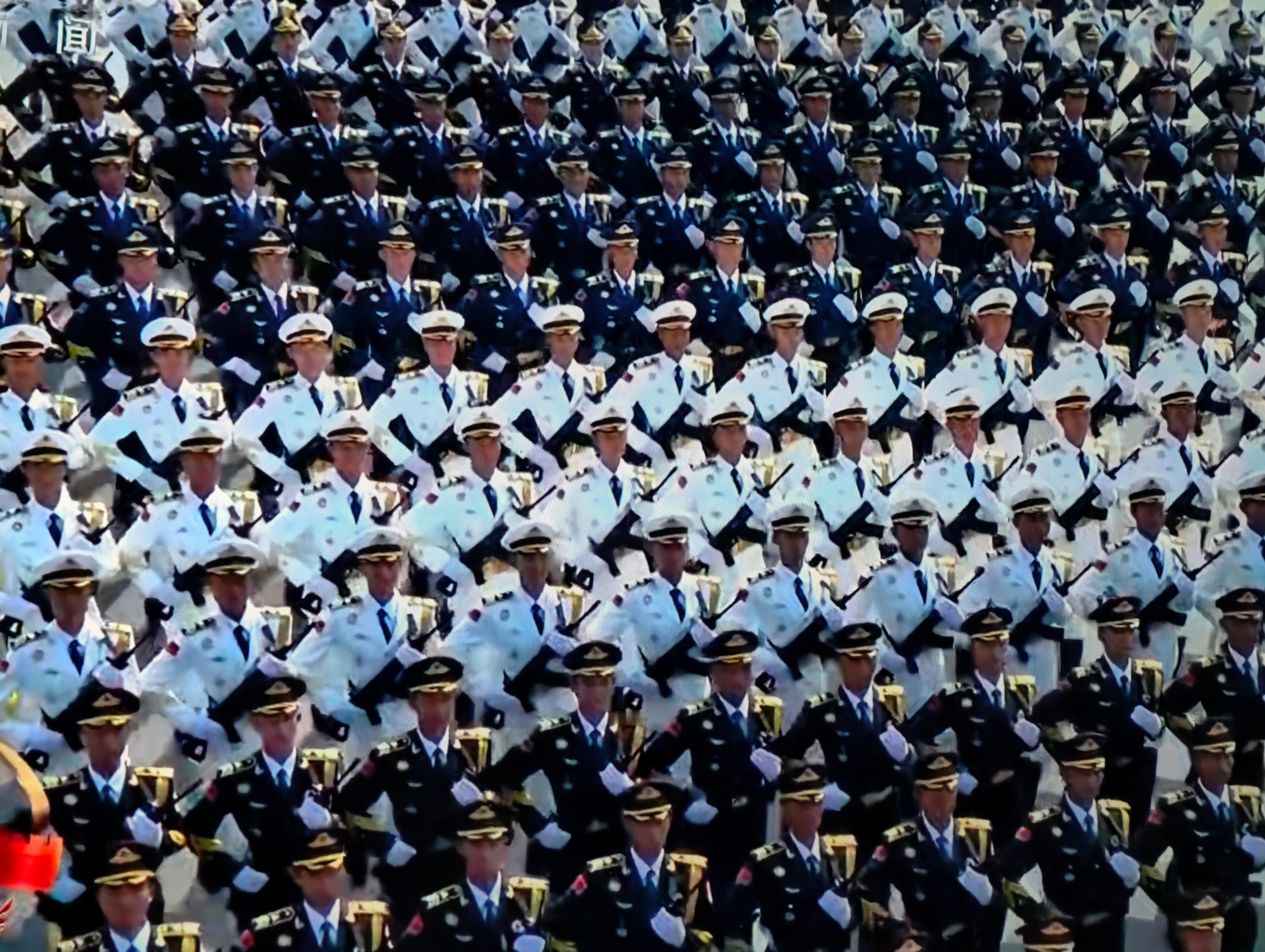 九三盛大阅兵千万人雷霆步履却如一人，太震撼了！​​​