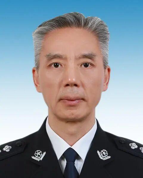 新任重庆市副市长谭权, 兼任市公安局局长