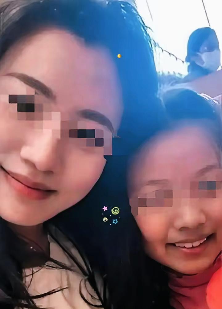 这事儿真挺让人堵心的。​女方婚内出～轨，男方离婚前先拉着女儿做了亲子鉴定。确定