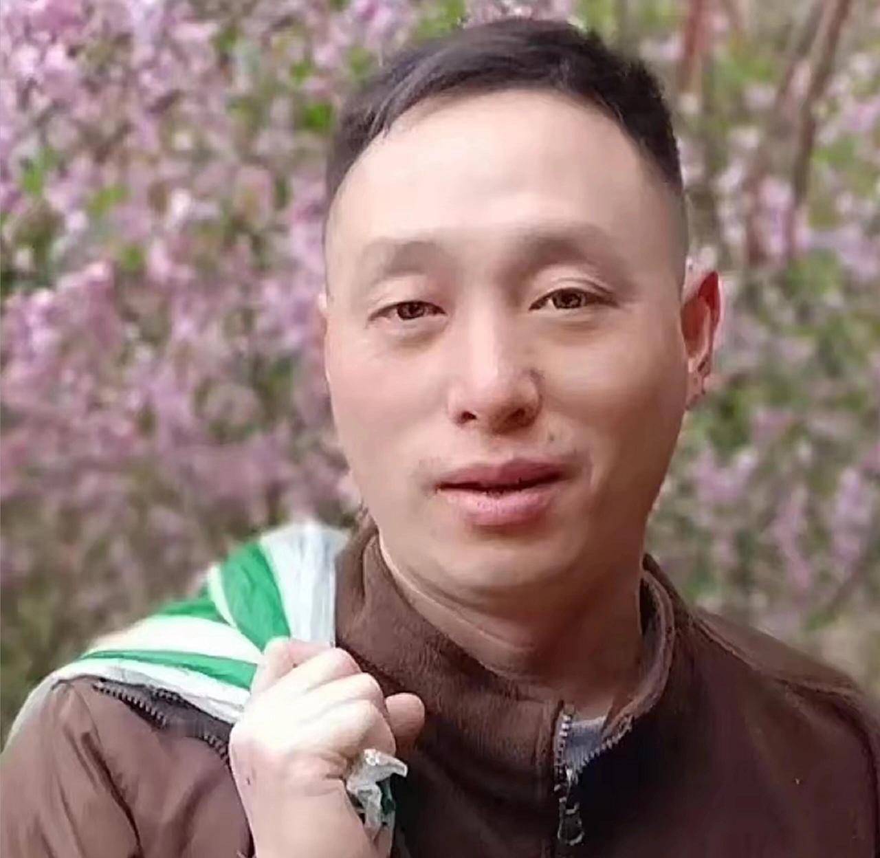 说个挺让人难受的事儿——那个因为帮邻居关煤气被严重烧伤的钱开红，最后还是没挺过去