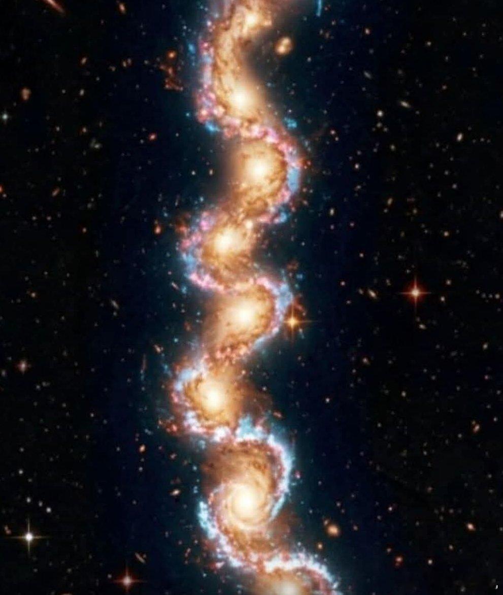 邂逅“宇宙藤蔓”詹姆斯·韦伯太空望远镜揭开早期宇宙中最令人瞠目结舌的结构之一——