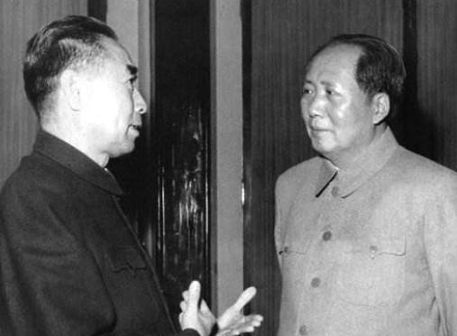 1965年，毛主席曾经当面对周总理说：你领导的那个南昌起义，做错了。周恩来微微
