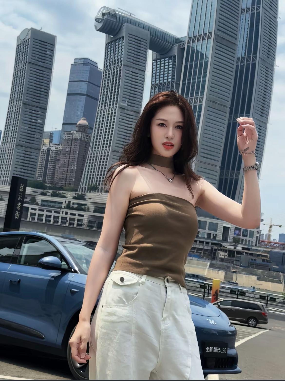 智己汽车在国内新能源市场处于什么位置？作为上汽高端新能源主力，智己以LS6、L