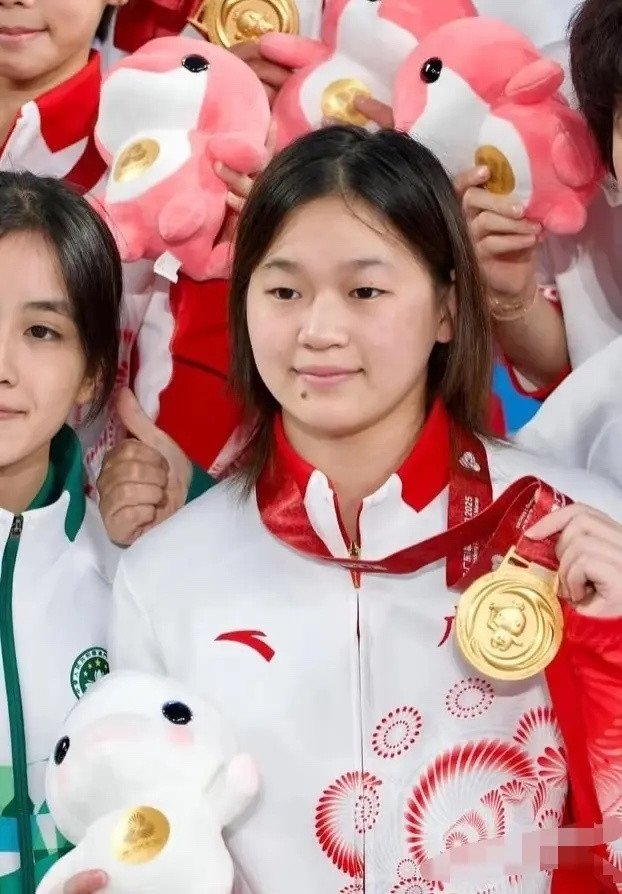 官宣：2025年12月21日，全红婵正式重返国家队训练体系，现身国家体育总局训