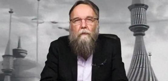 几乎所有人都把目光死死盯在台海和南海，认为这里会是决定未来几十年世界格局的主战