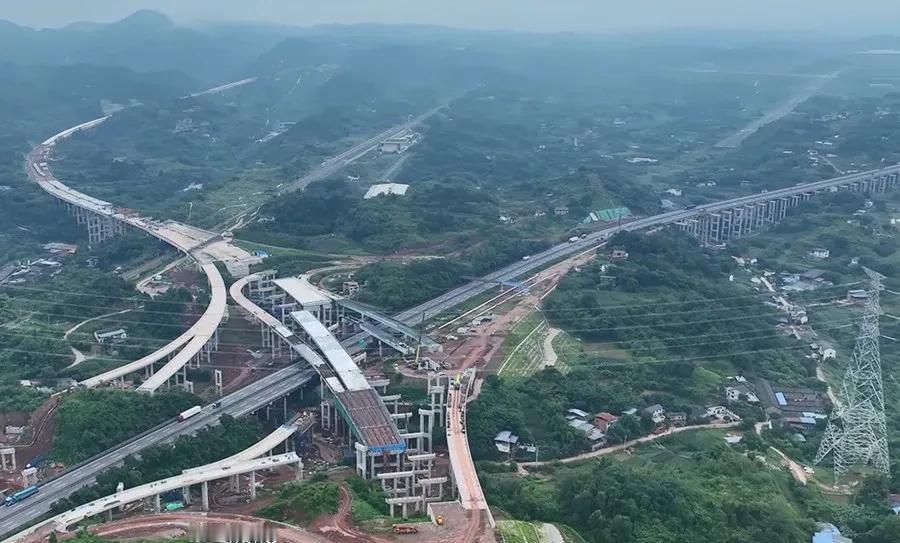 巴南将新增一条高速公路，预计通车时间在……据《看巴南》7月9日消息目前渝赤