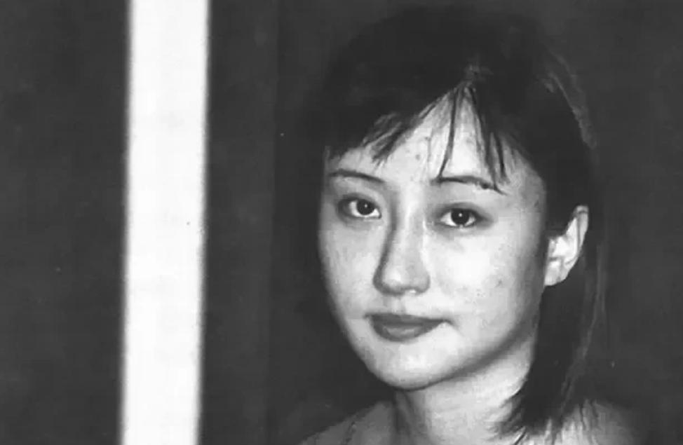 “不离婚娶我那我就杀了你”2001年，北大美女空姐插足福建富商婚姻，要求富商离婚