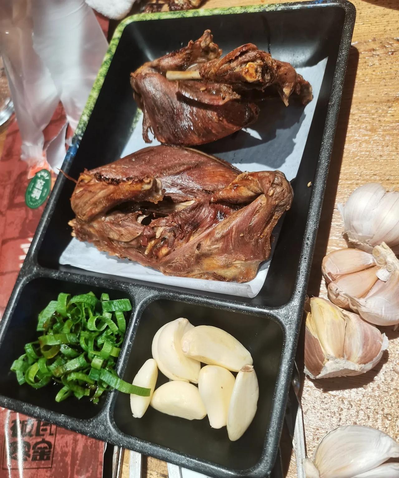 人到中年，别去比谁家老爷们能赚钱，别去比谁家孩子比咱孩子优秀，也别去炫耀房