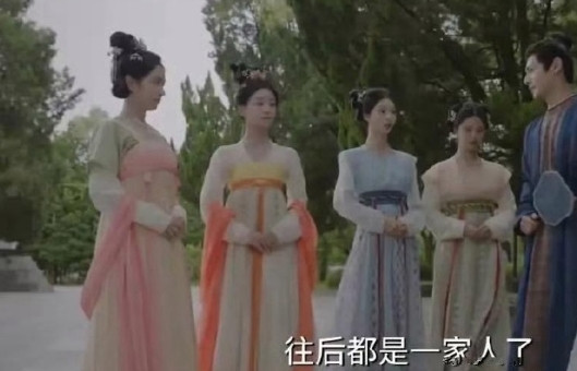 真没想到包上恩骨架这么小，看着像发育不良似的。感觉她太瘦弱了，这身形让人挺意外的