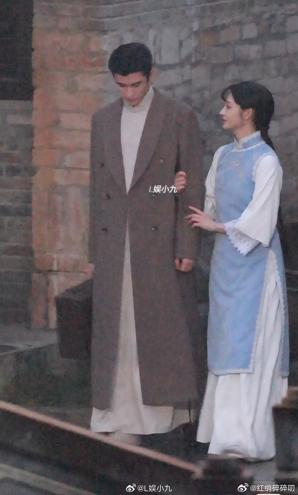 衣服都好奇怪啊