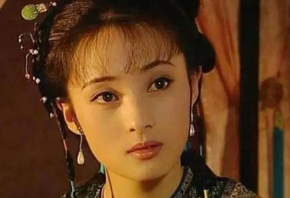 2005年，陈建斌一声不响的搬离了与吴越同居6年的爱巢，转身娶了认识不到1年的蒋