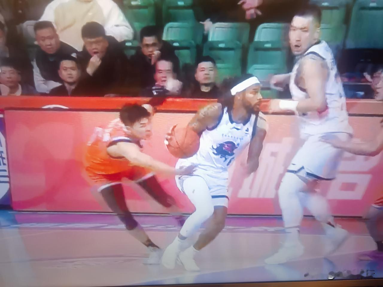 山东高速男篮客场拿下福建男篮，联赛实现了四连胜！但是山东高速男篮拿下福建男篮有几