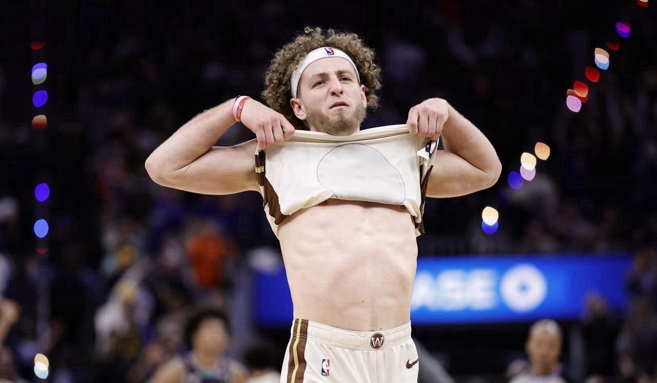 42次助攻！没有库里和格林，勇士队打的行云流水！今天勇士对阵掘金的比赛中，库里、