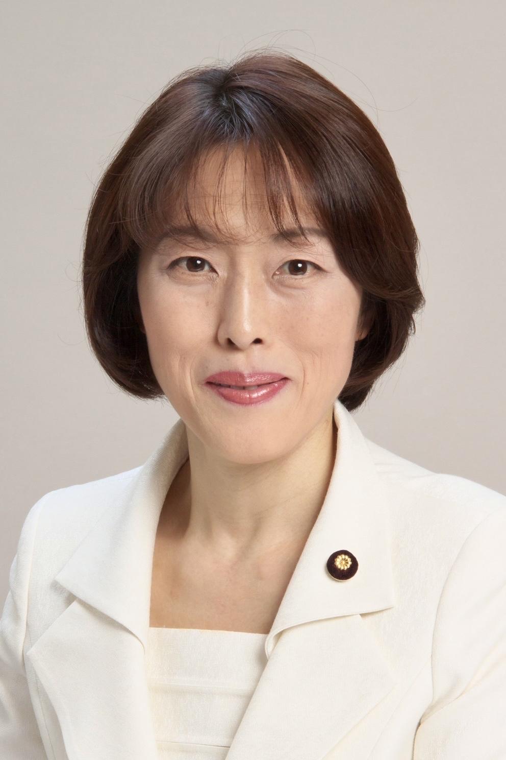 日本政坛大反转！女党首硬刚首相：别拿民生换导弹！2026年一开年，日