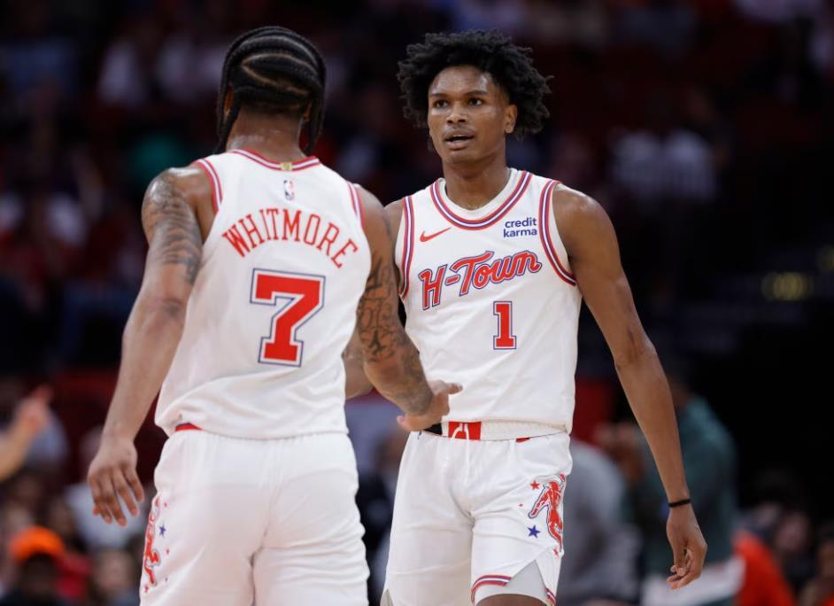 有NBA的专家埃里克杰桑托斯直接发文认为下赛季阿门汤普森会成为火箭队的主力得分后