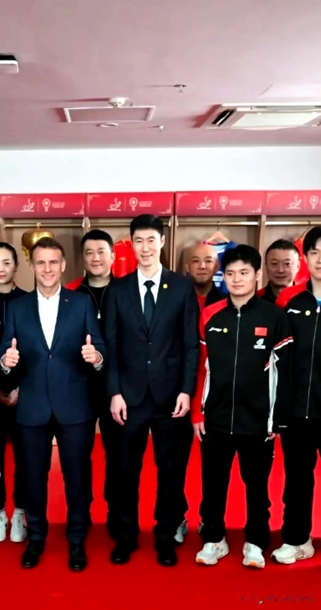 肖战：从台岛赛场到国乒体制的乒乓人生1994年，外语出众的肖战赴台执教陈静