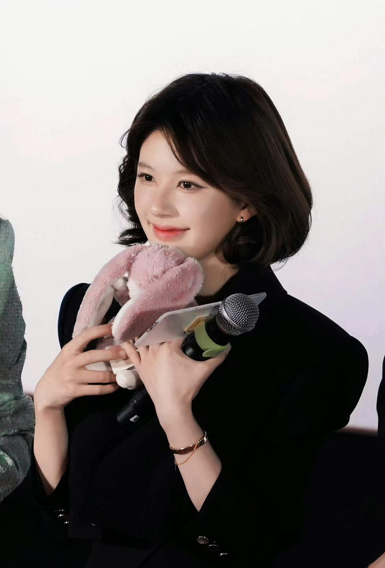 赵露思💜💜💜短发💜💜💜💜💜💜赵露思​​
