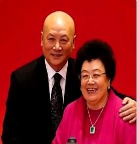 结婚36年还互称董事长和先生，这婚姻到底是太客气还是太聪明？迟重瑞刚结婚那会儿