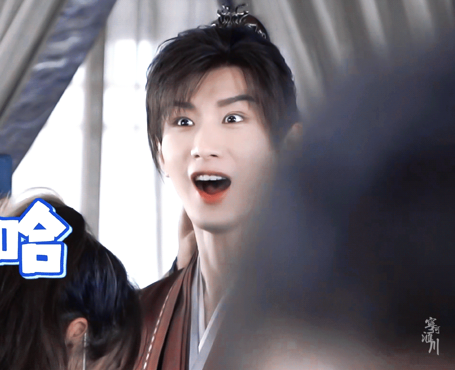 最近刷到好多商务的🍉，嗯，好期待成毅3月第一个商务