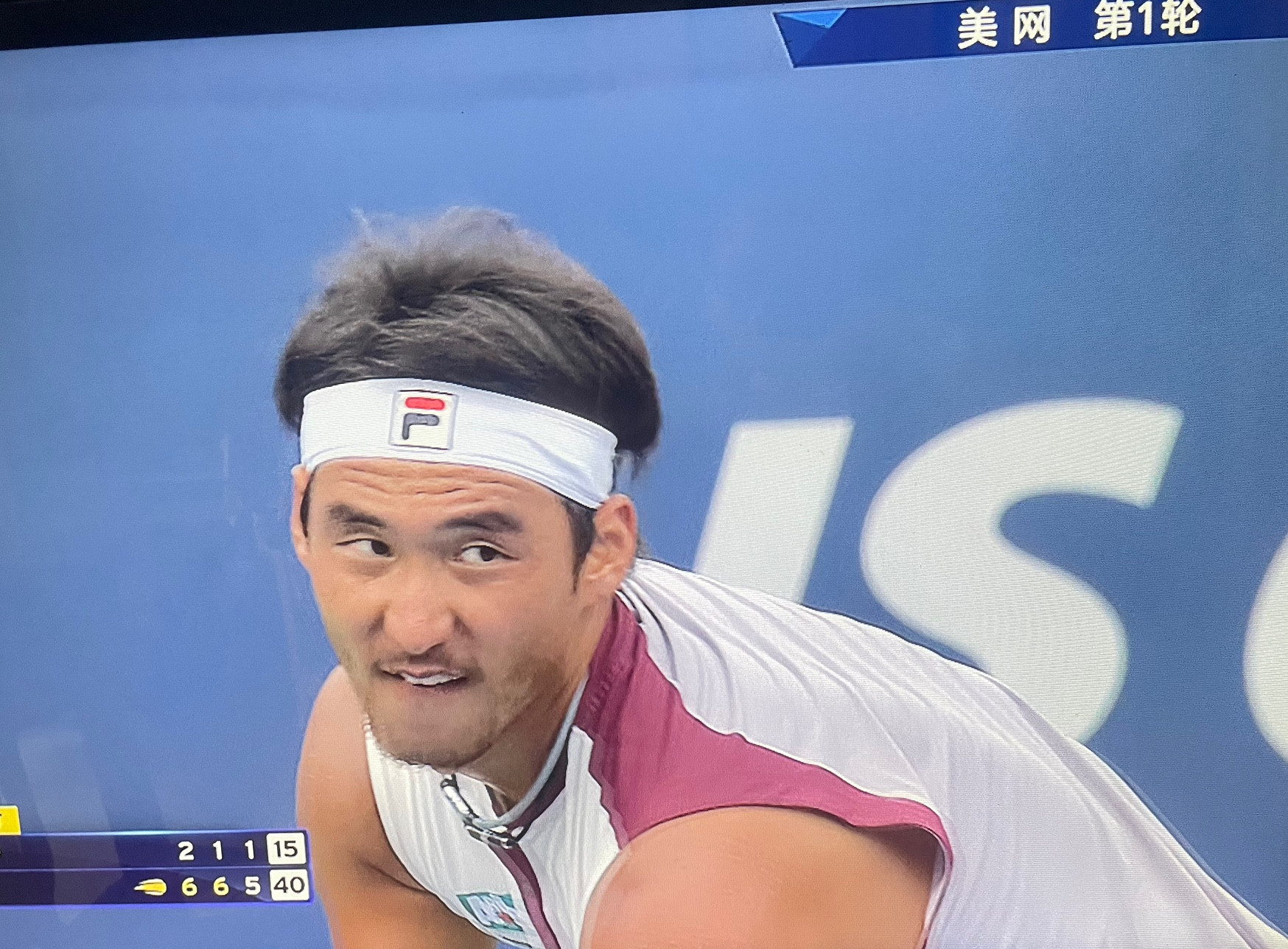 爆冷横扫。美网第一轮，中国选手布云朝克特3:0击败西班牙13号种子霍达尔，美网收视率暴涨。几个不可思