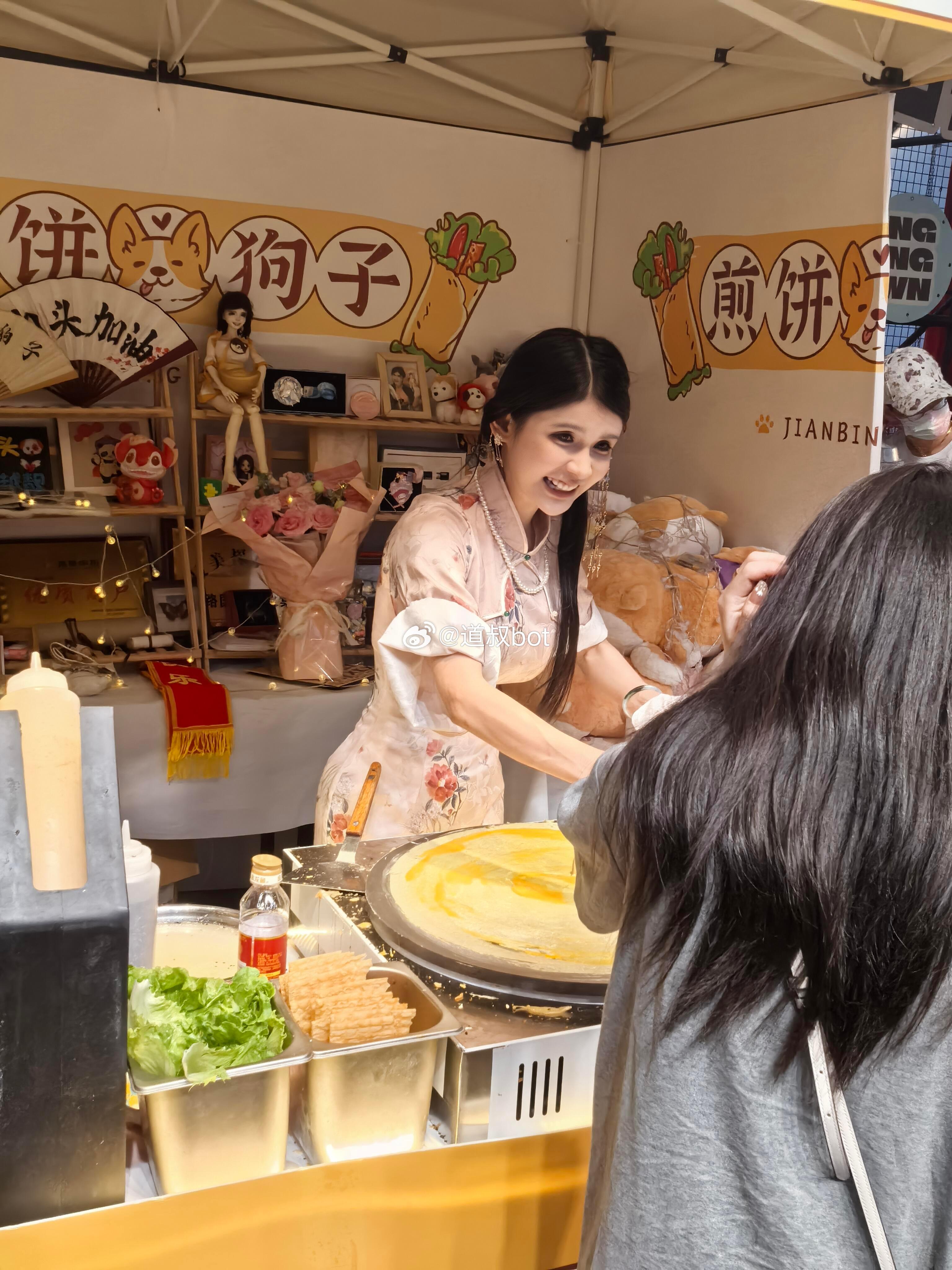 25年7月，法院认定前男友侵犯隐私权成立，判处其有期徒刑8个月。判决书证实其偷走