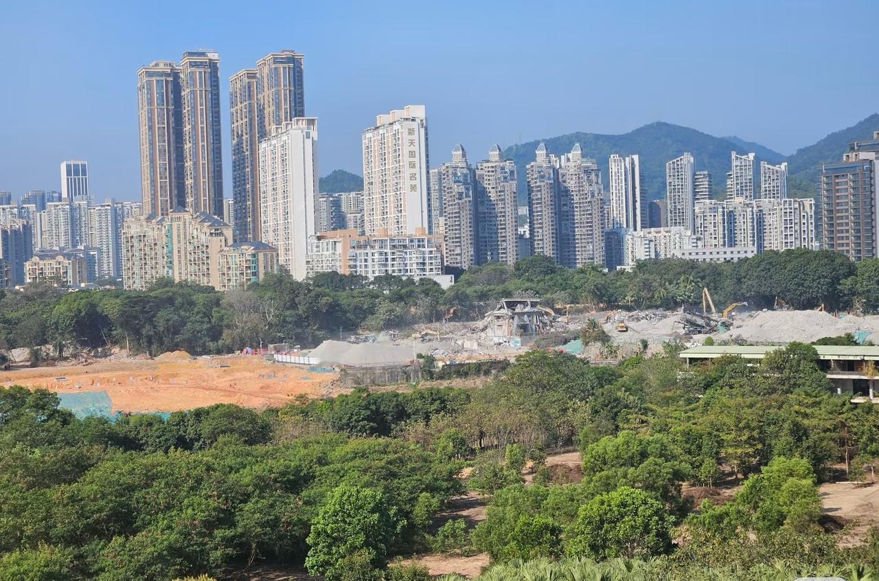 深圳香蜜湖没了，都变成土了。曾经繁华的香蜜湖度假村，承载着无数深圳人的回忆，