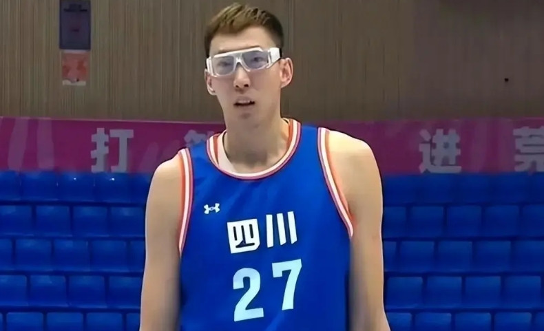 不去NBA可惜了，周琦在全运会爆砍33分14篮板打爆北京队!在刚刚结束的全运