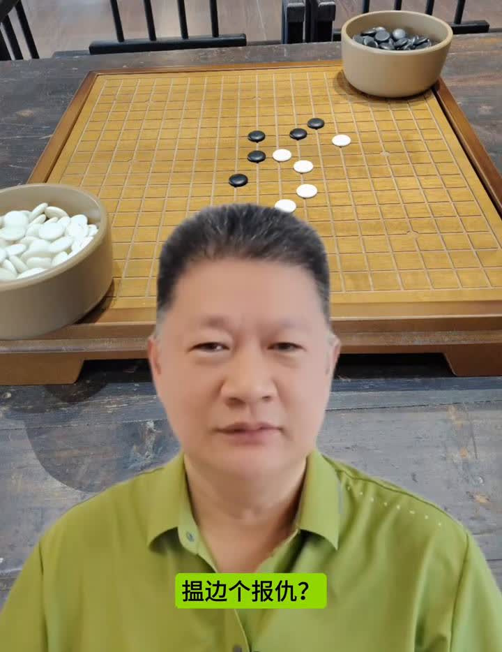 当年广东电视台名嘴陈维聪低调回归。陈维聪。上山修炼了一段好长时间，而家终