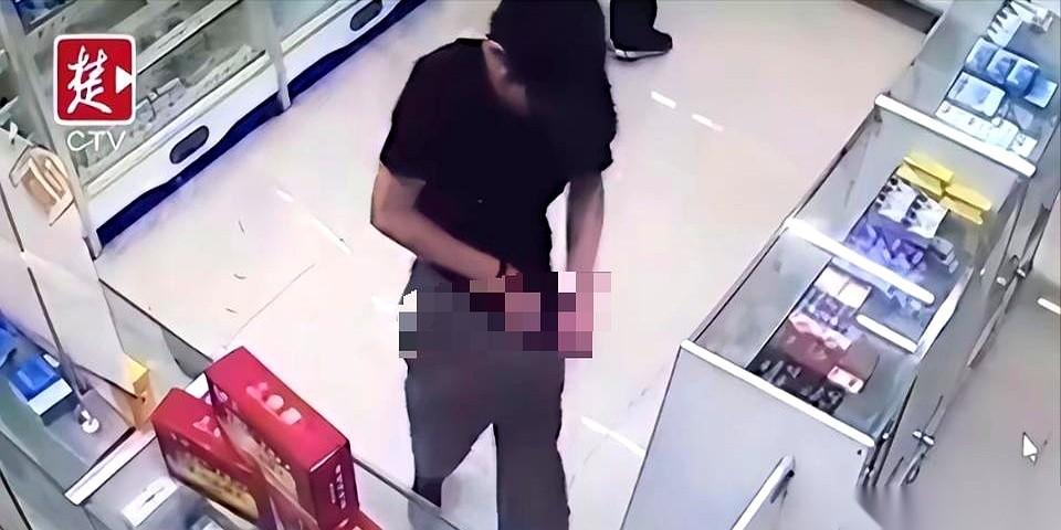 湖北黄石一个大哥，在药店买了一盒“伟哥”。结果当晚吃完，身体跟块木头似的，半点