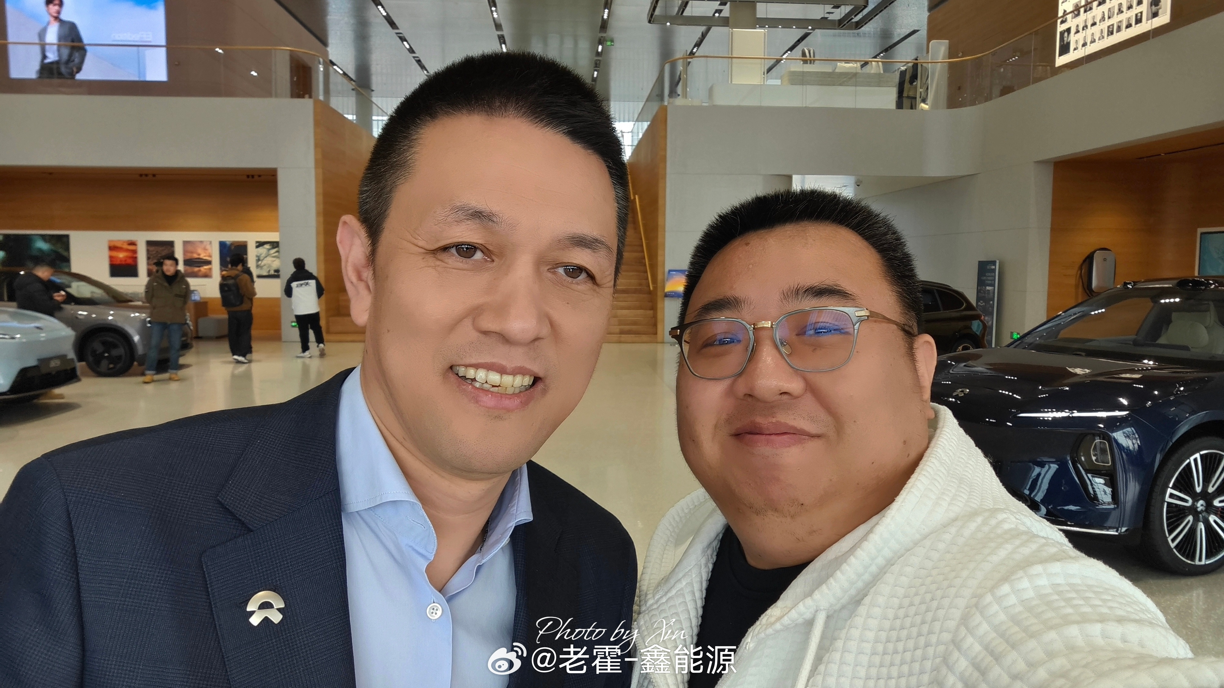 斌哥做了一个内部讲话，到年底了，做了表彰也做了总结也做了展望。首先就是表彰，ES