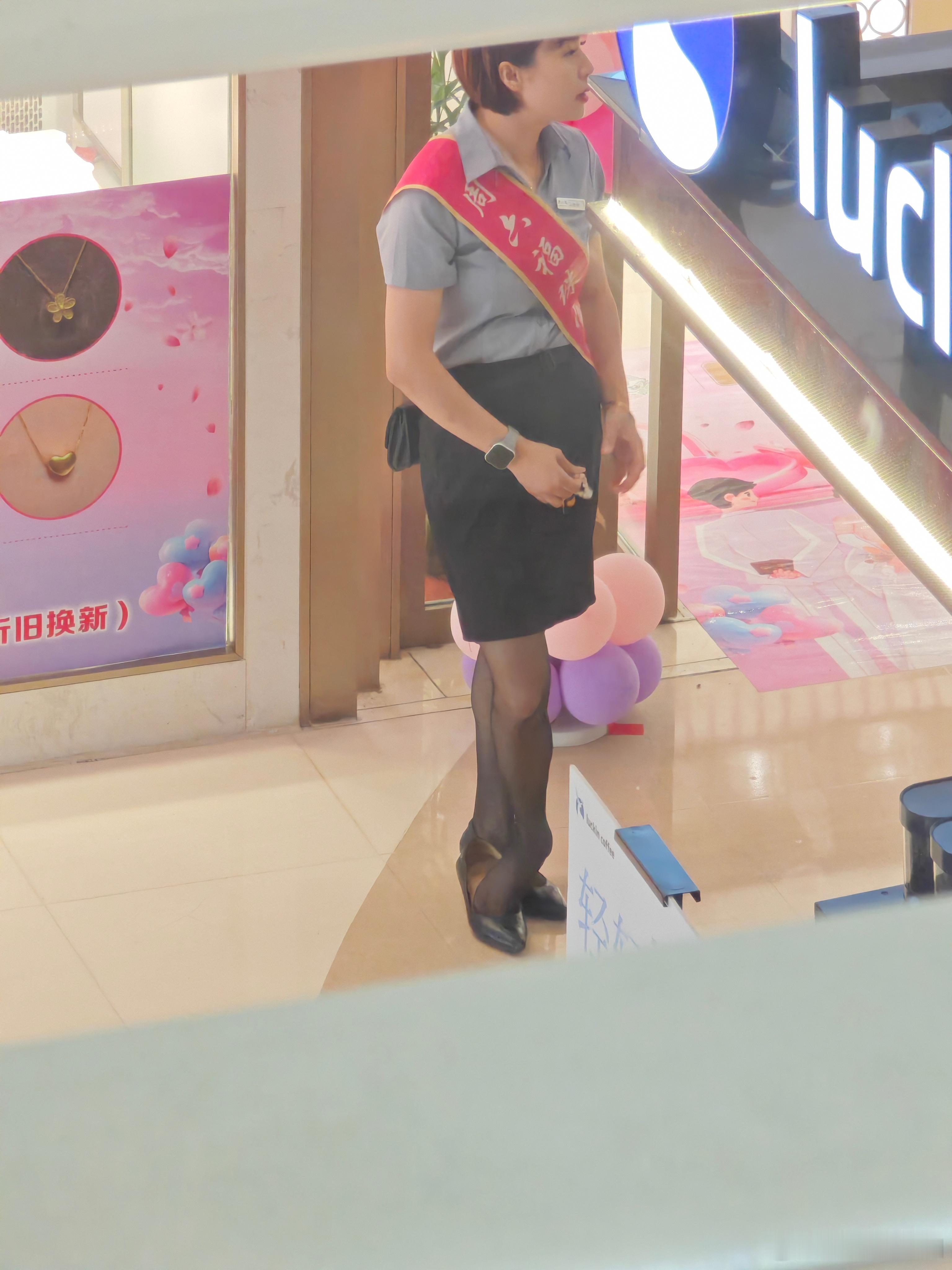 珠宝店销售32​​​