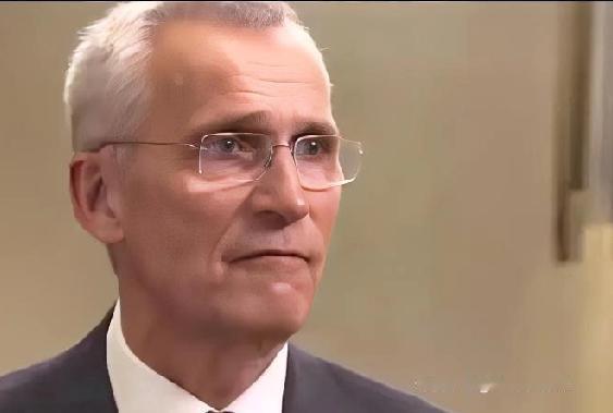 北约前秘书长斯托尔滕贝格一开口，直接戳破拜登对乌克兰的“塑料情谊”，乌克兰的处境