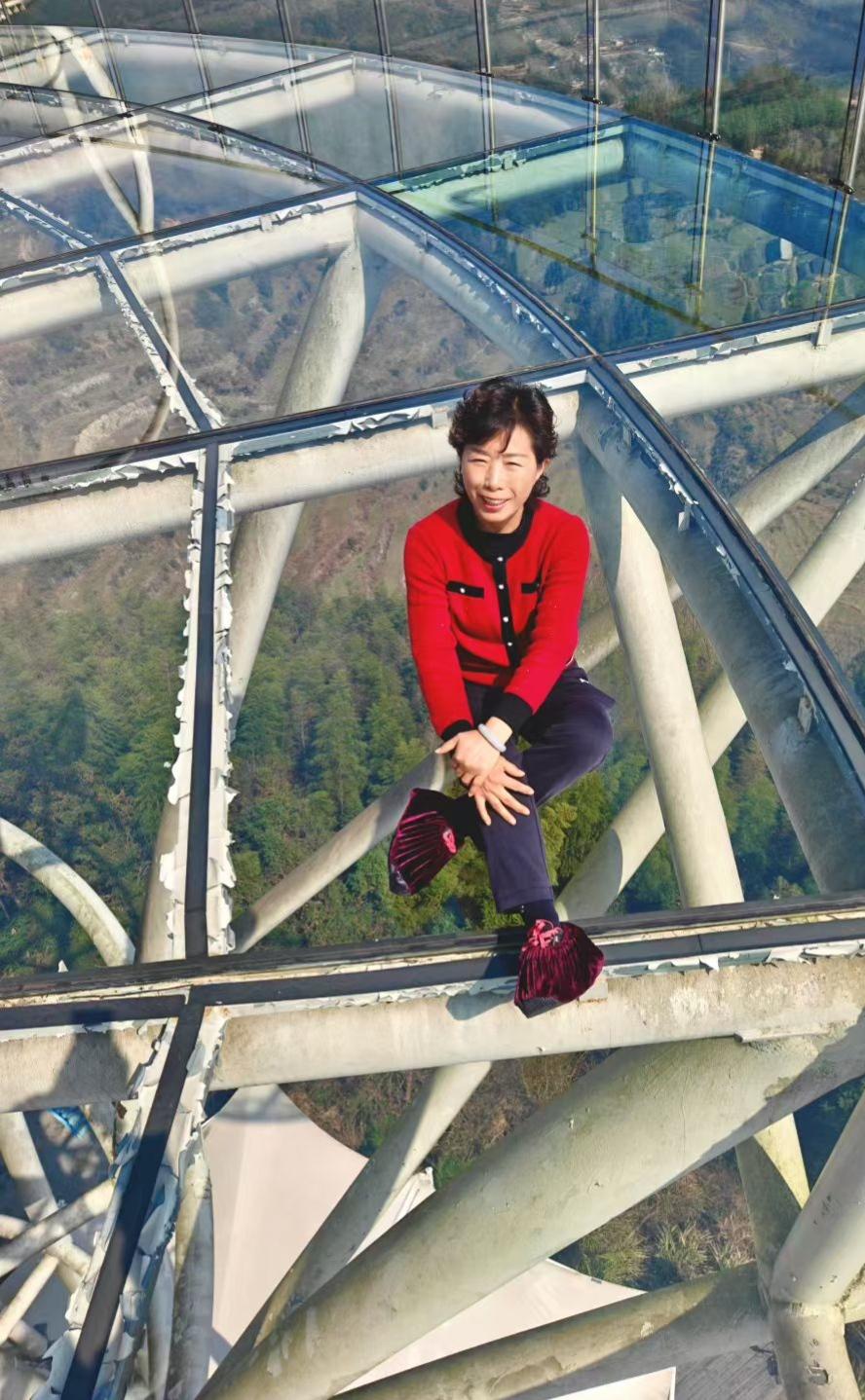 退休后才看清：拼命帮子女带娃的老人，晚年反而更心酸，太扎心了很多老人一退休