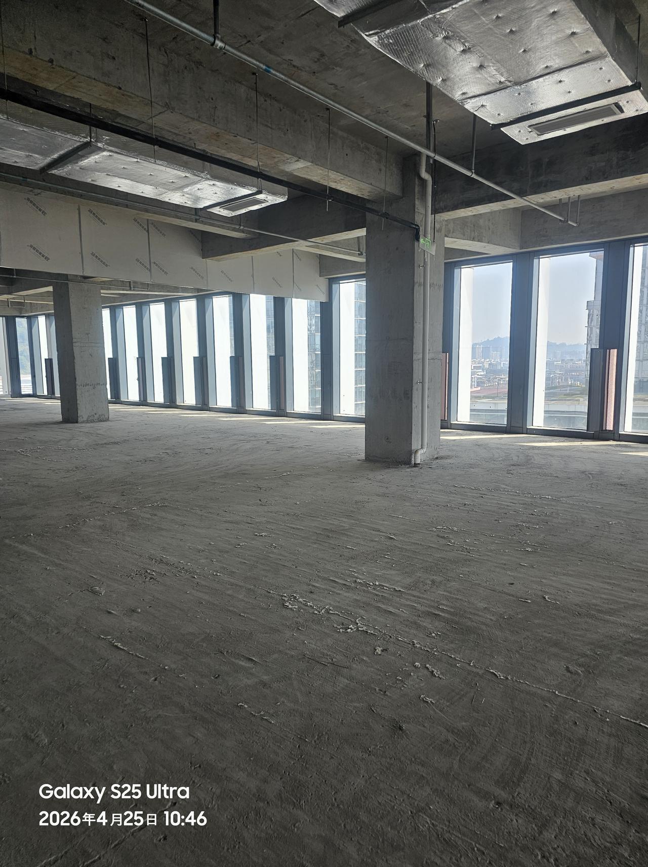 昆明写字楼、商业体大量闲置咋办?昆明写字楼、商业体大量闲置是个让人头疼的问题。