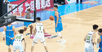 杨鸣凝重原因暴露，北汽末节三分球13：6，杰曼击溃鄢守琪王岚嵚杨鸣叫暂停后