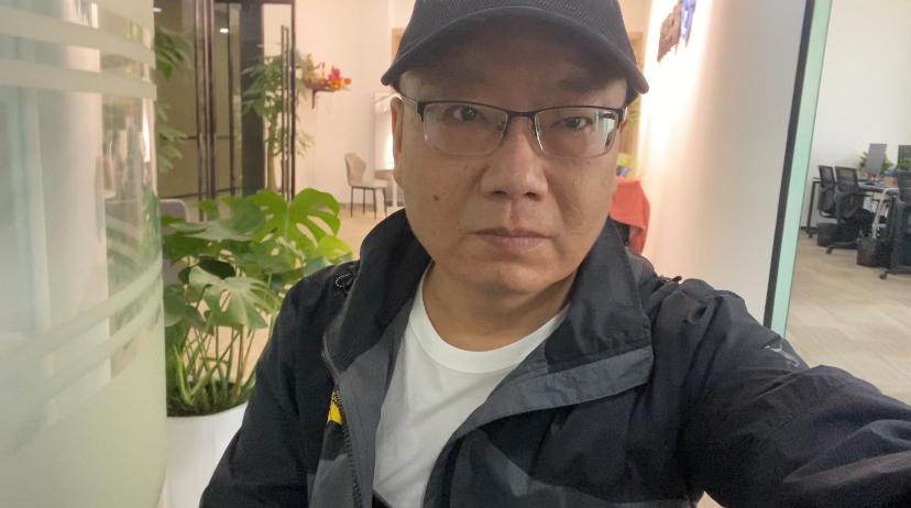 世界上有没有真正的爱情？首先，我们要纠正一个错误的观念：爱情，说这个东西山盟