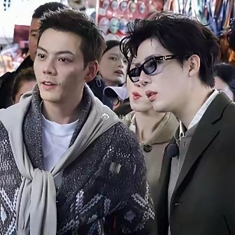 一直觉得明星来钱快，录个综艺，吃喝玩玩儿，轻松愉快的就把钱挣了，可没想在《现在就