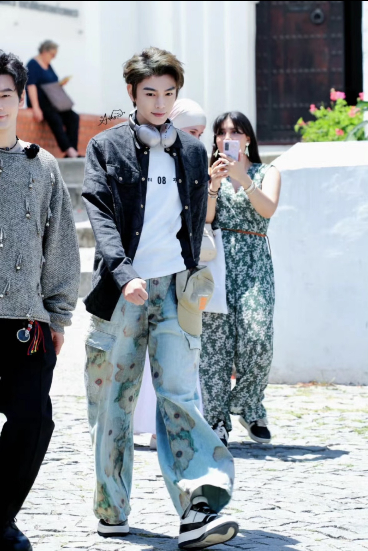 丁禹兮兮伸出“圆手”，不完全可爱握拳瞬间统计cr：水印（上把忘关水印了，重新发