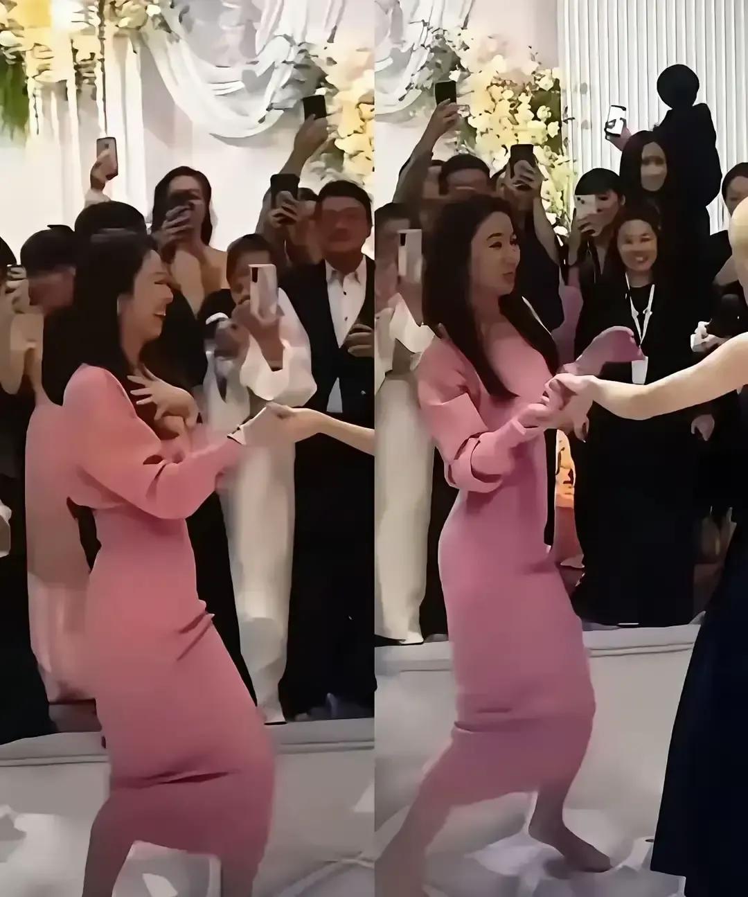 林心如在朋友婚礼跳舞跳嗨，一脚把高跟鞋甩出三米远，自己笑得停不下来。我坐在屏幕