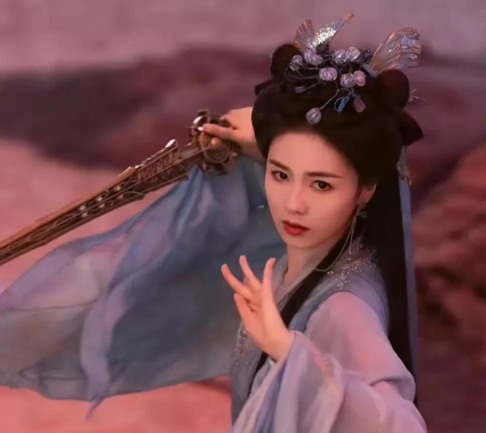 所以，白鹿饰演国色天香的大美人，也不算是罪过了？一直看到有人说，白鹿长得普通，