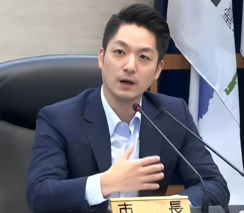 台北市市长、蒋介石的曾孙蒋万安直接表态亮明立场！他当着媒体的面明确坦言，自己现阶