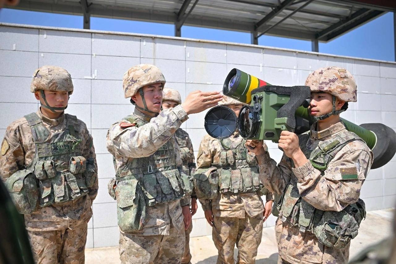 近期陆军红箭12反坦克导弹素材图一LJ某部；图二～图四是73集团军某部，可能是某