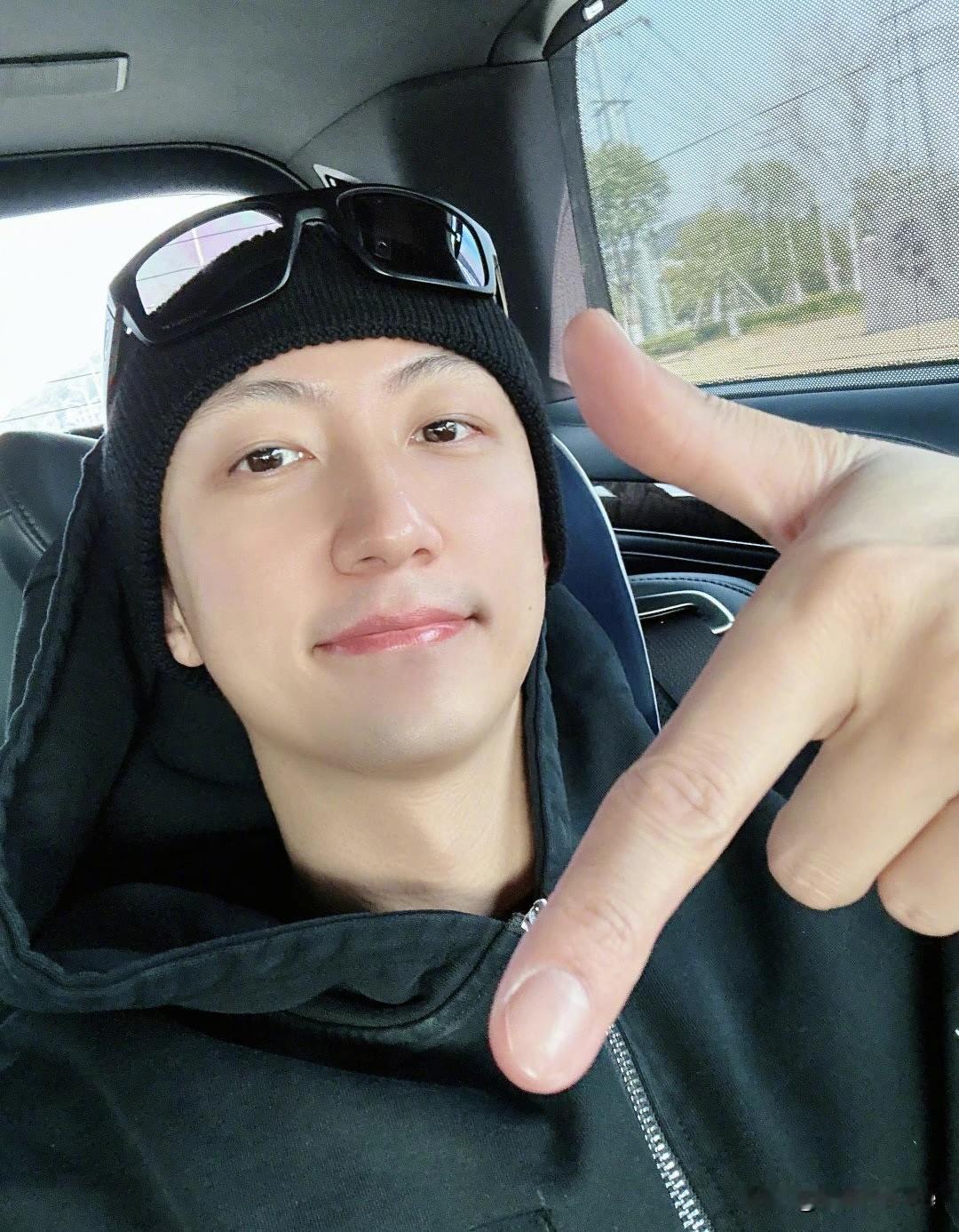 2月1日，黄景瑜对接否认因要准备上太空，未来两年大幅度减少工作，本来是一件挺值得